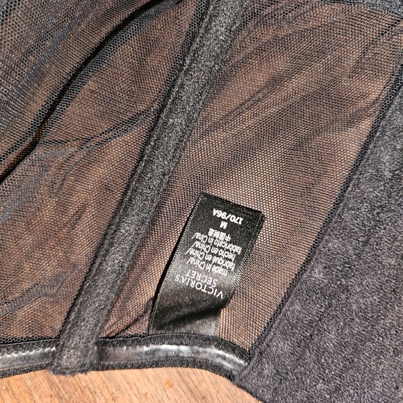 Large Bundle of Victoria's Secrets Lingerie - Picture 4 of 11